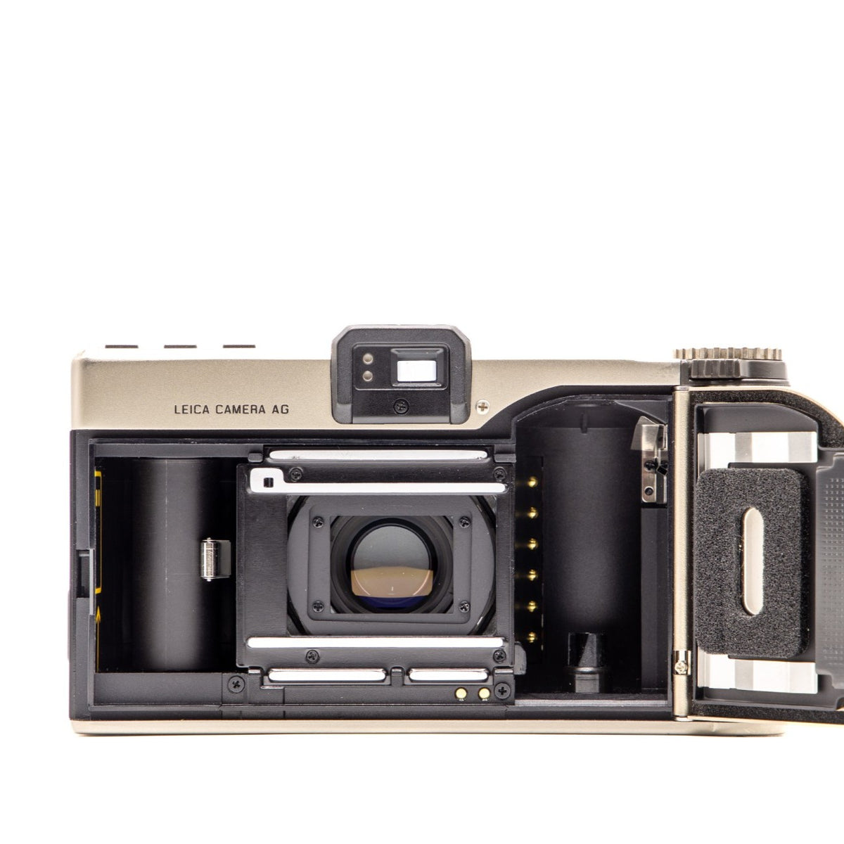Internal view of the Leica Minilux lens mechanism and mechanics – 35mm film camera close-up