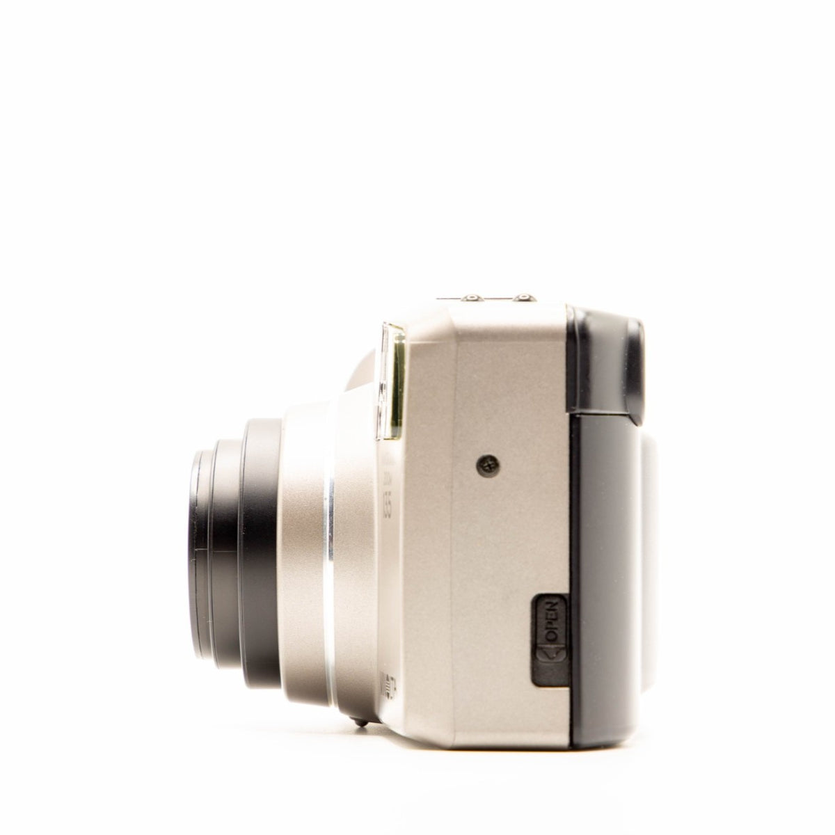 Minolta Panorama Zoom 135 35mm Point-and-Shoot Film Camera